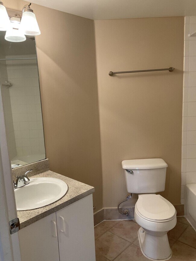 Photo - 4159 N Haverhill Rd Unit 1321