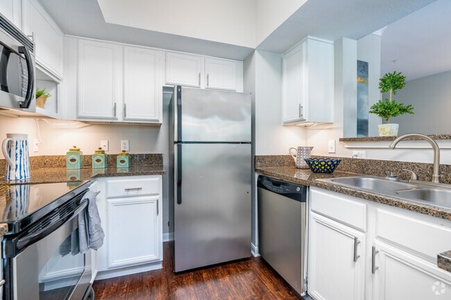 3BR, 3BA - 1345SF