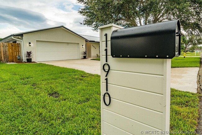 Photo - 11910 Butternut St