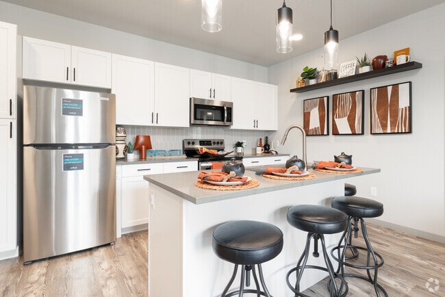 2BR, 2BA - 1086SF