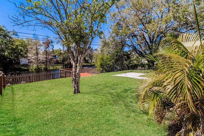 Photo - 1588 Eunice Ln