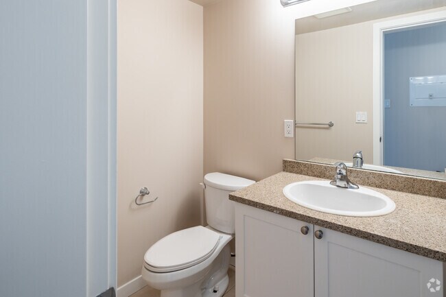 2BR, 1.5BA - 980SF - Secondary Bathroom