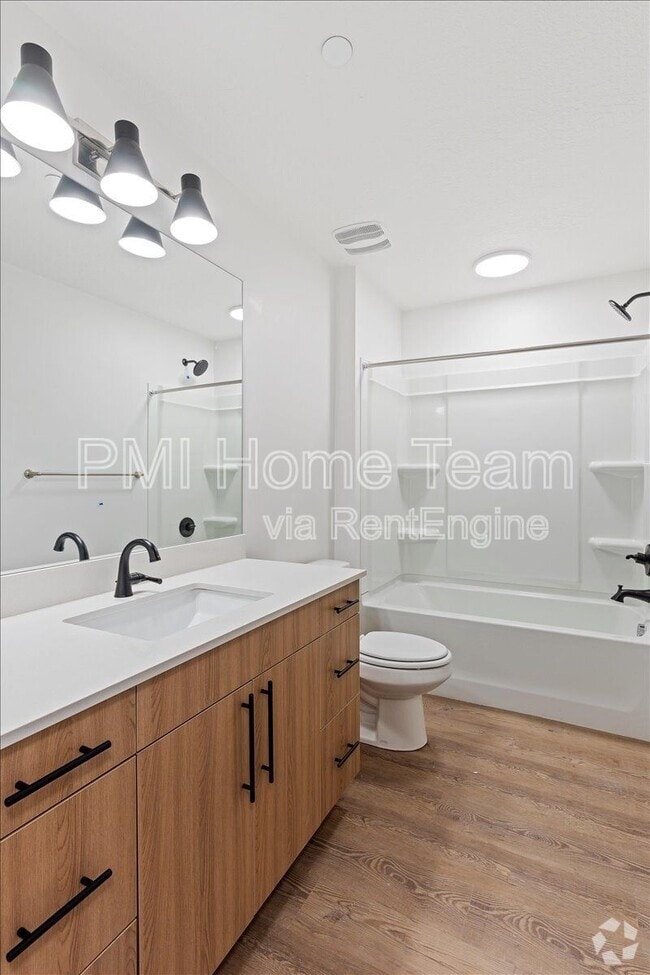 Building Photo - 3378 Washington Blvd Unit 101 Rental