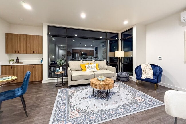 Photo - The Towns On Elm