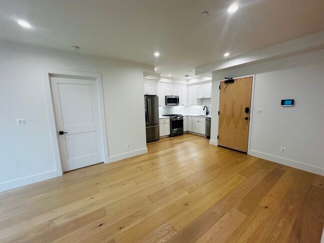 Building Photo - 1658 K St NE Unit 1658 k street NE #5 Rental