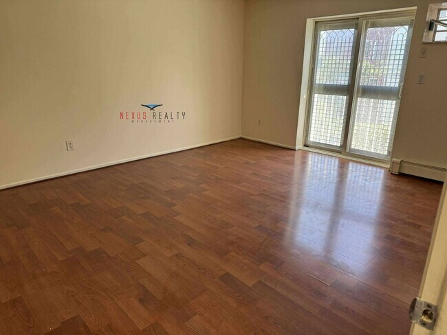 Photo - 34-39-39 69th St