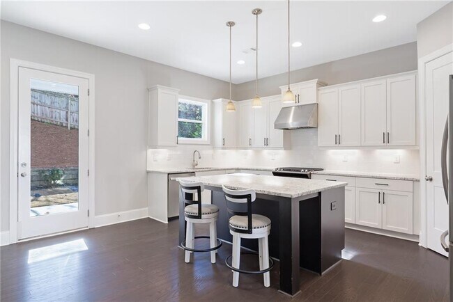 Photo - 1859 Commons Pl NW