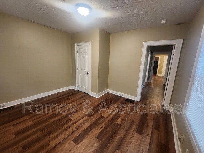 Photo - 1772 W Gaulbert Ave