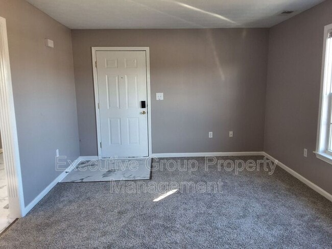 Photo - 103 Kenilworth Ct