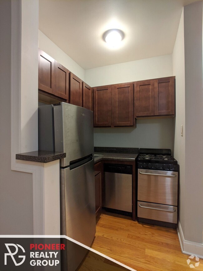 Building Photo - 835 W Wolfram St Unit 103-RA Rental