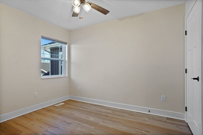 Photo - 2 Bedroom 1.5 Bath Single Story Cottage Ranch Unit 119 Eiche Drive - 3