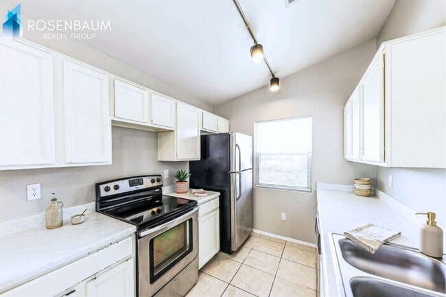 Photo - 9311 W Monroe St