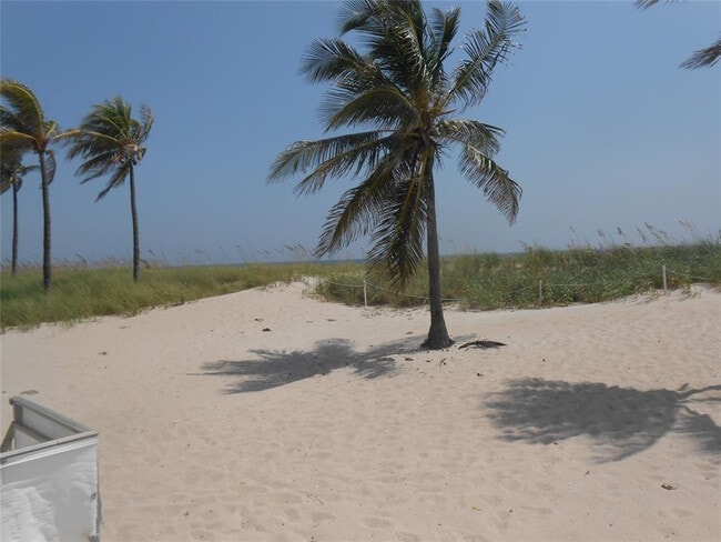 Building Photo - 4540 N Ocean Dr Unit 210