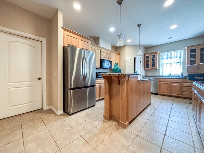Photo - 1211 Flaman Rd