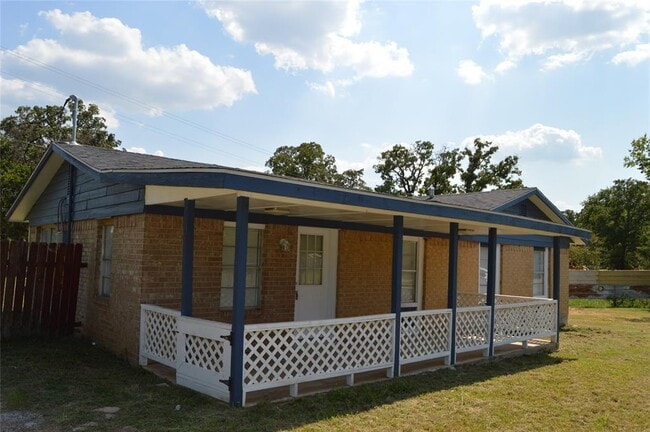 Photo - 245 Flaming Oak Dr