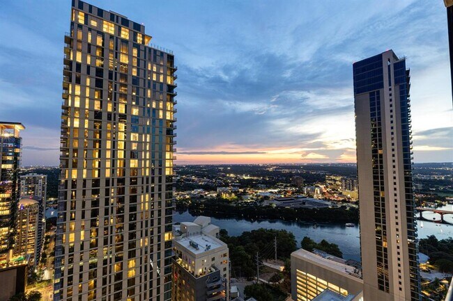 Building Photo - 610 Davis St Unit 3302 Rental