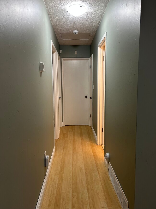 Photo - 7010 Guelph Cres