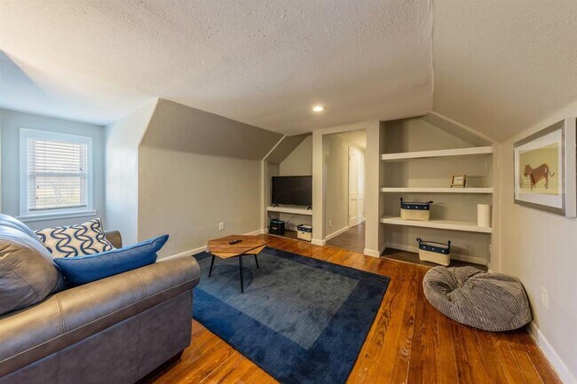 Photo - 1212 N Main St