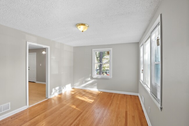 Photo - 4924 Frankford Ave