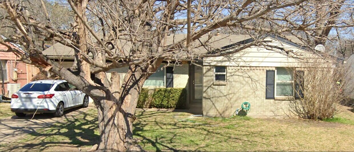 Photo - 2129 Brookshire St (Arlington, TX)