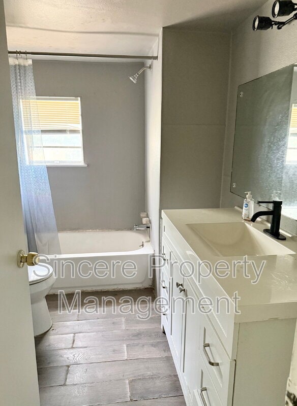 Photo - 1222 NW 8th St