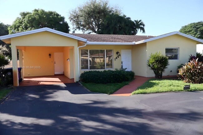 Building Photo - 1444 SW 32nd Ct