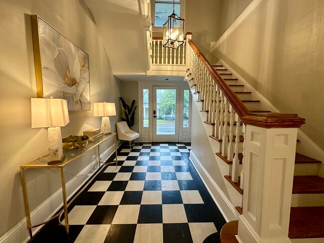 Photo - 185 Clisby Pl