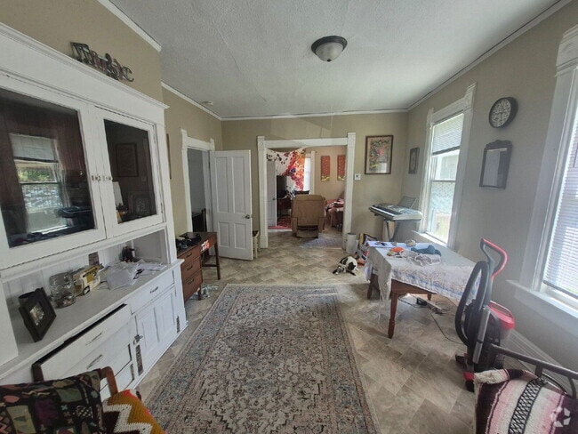 Building Photo - 2723 N Booth St Unit 25b Rental