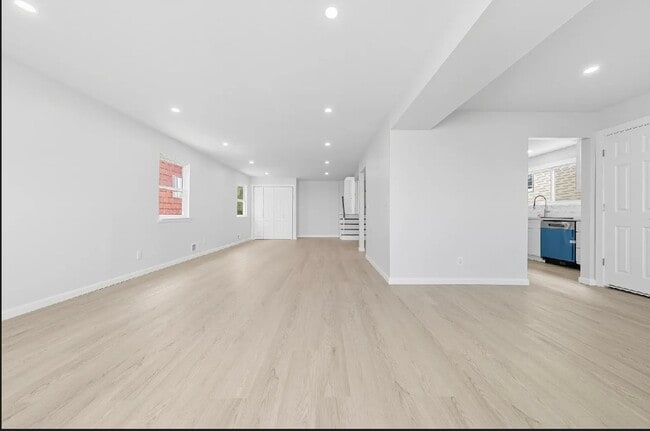 Photo - 450 Jefferson Ave Unidad Second floor