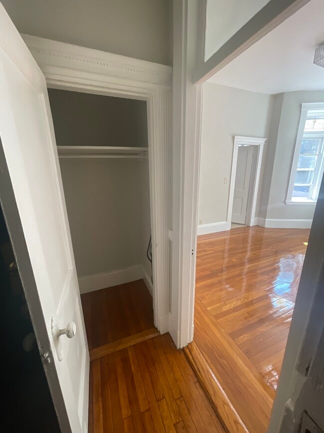 Building Photo - 39 Hemenway St Unit 1