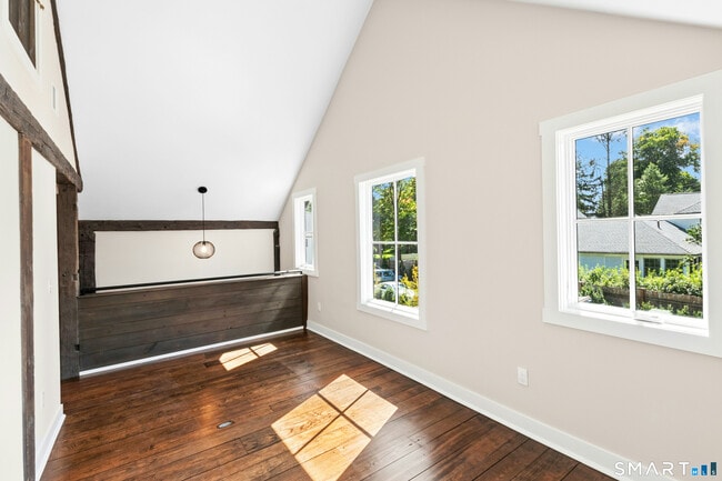 7 Ivy Hill Rd Unit 2
