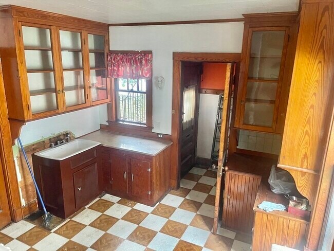47 Pleasant St