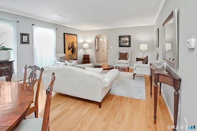 Photo - 27 Riverbend Rd