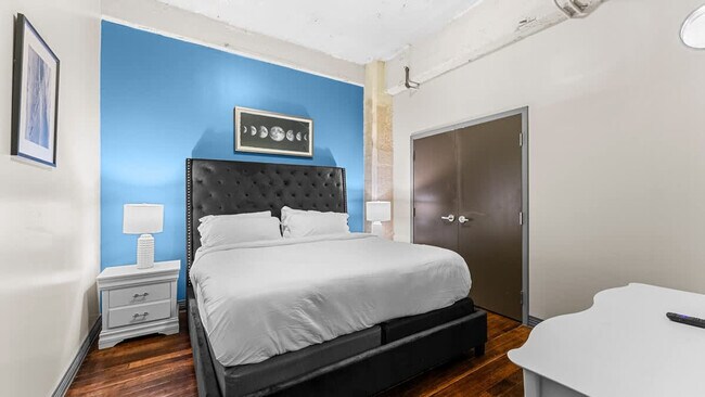 Photo - 500 S Ervay St Unidad ID1297780P