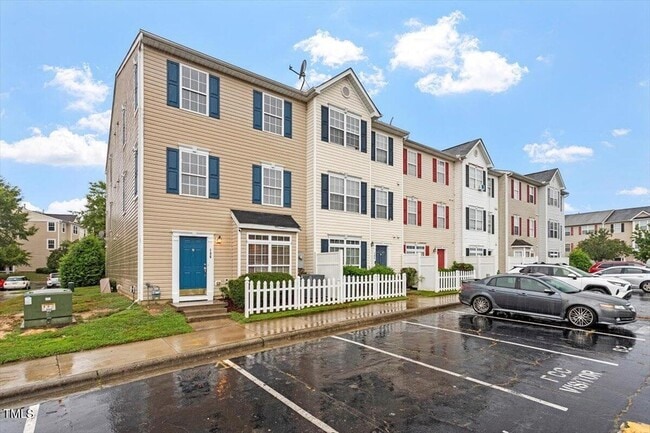 Building Photo - 8600 Neuse Landing Ln Unit 106 Rental