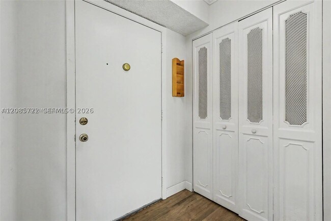 Photo - 414 SE 10th St Unit 103