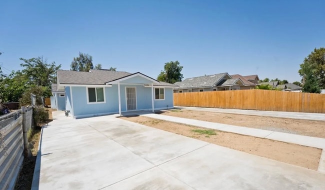 Photo - 3619 L St Unidad Front House