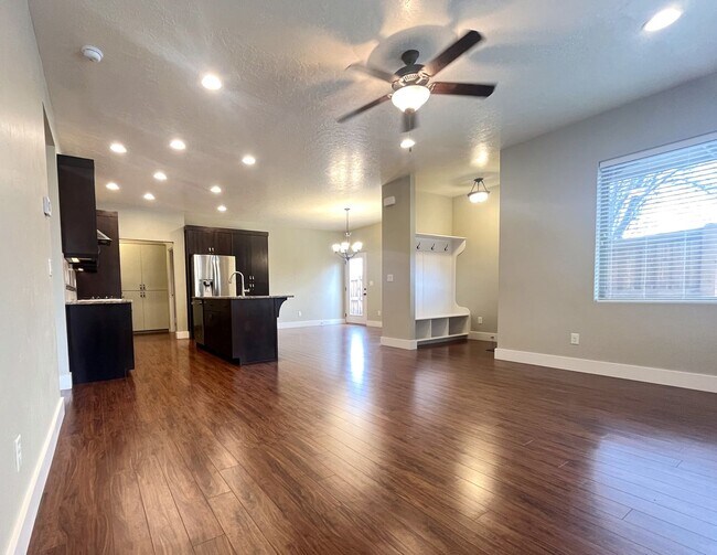 Photo - The perfect 2 bed/2bath with office patio home in the beautiful Hazelwood community just off Lake...