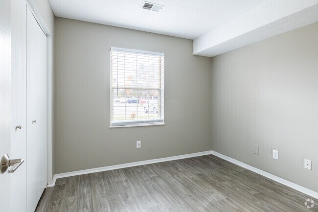 2BR, 1BA - 848SF - Manhattan - Secondary Bedroom