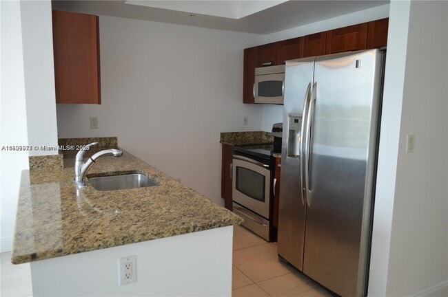 Building Photo - 7275 SW 90th Way Unit 505