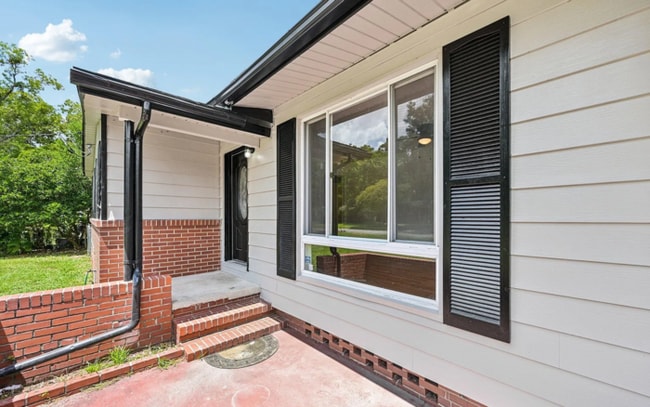 Photo - !!MOVE IN SPECIAL: 1 Month Free on a 13 months lease!! Beautiful 3 Beds 2 Baths Home with Spaciou...