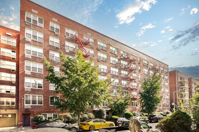 Photo - 465-495 E 7th St