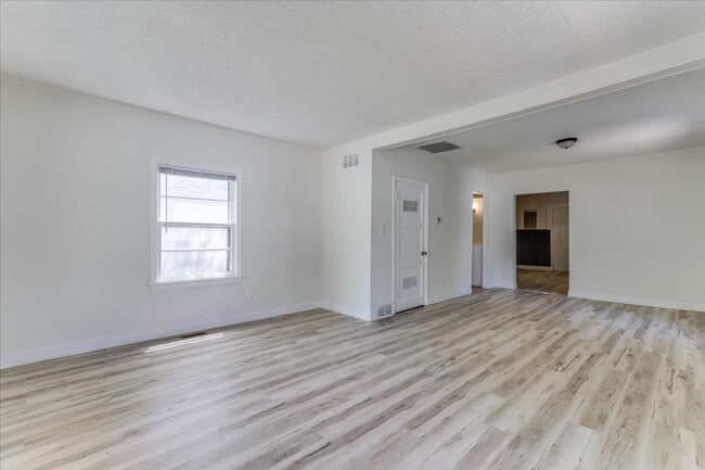 Photo - 2 Bedroom 1 Bath with attached garage. Move In ready Southeast Wichita