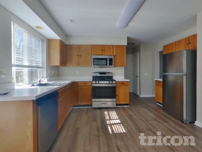 Photo - 4655 Queens Grove St