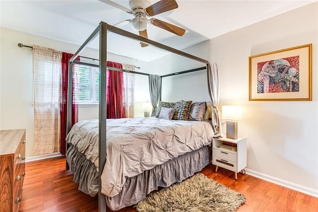 Photo - 841 Artwood Rd NE