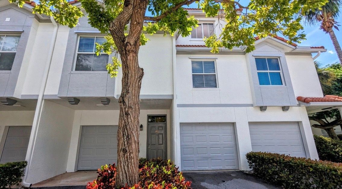 Photo - 2056 Alta Meadows Ln
