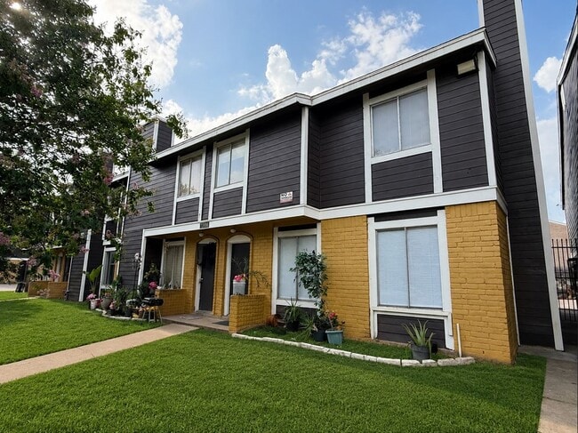 Building Photo - 12606 Ashford Meadow Dr Unit B