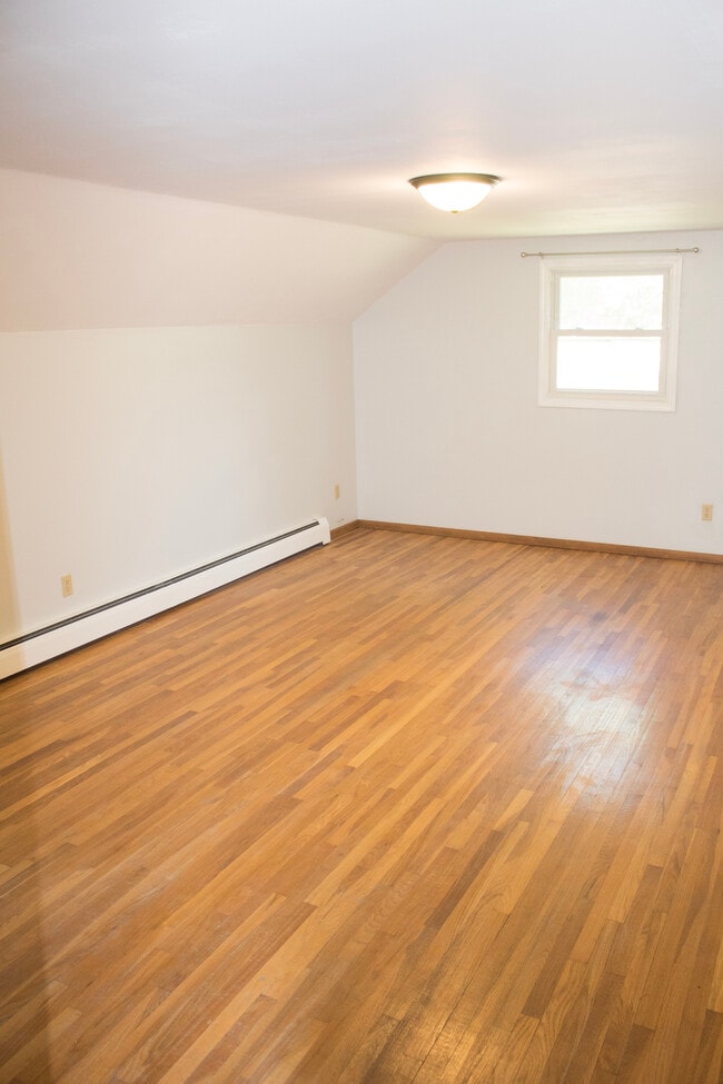 Photo - Curwood Dr