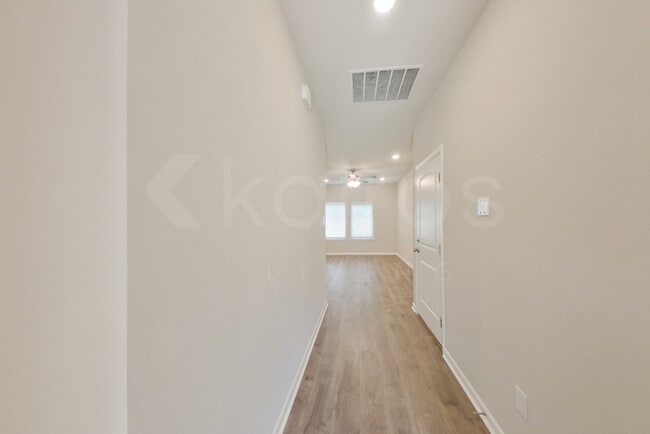 Photo - 117 Yardley Ct