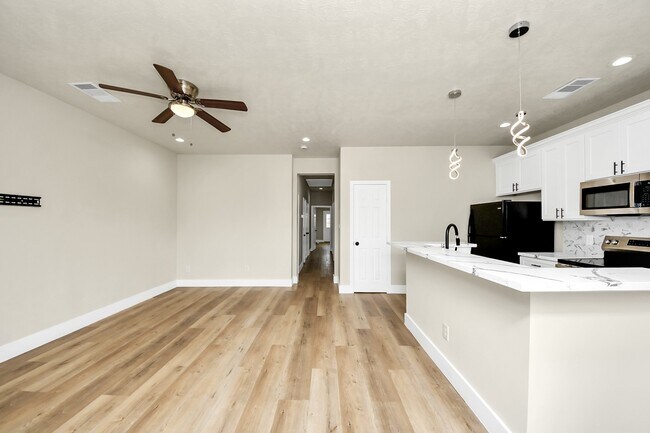 Photo - 5211 Amy St Unit B